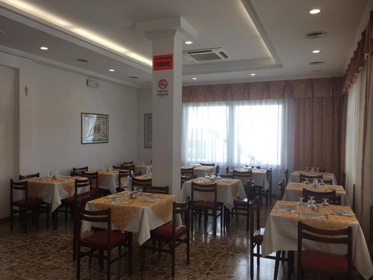 Hotel Villa Rinaldini Rimini Zewnętrze zdjęcie
