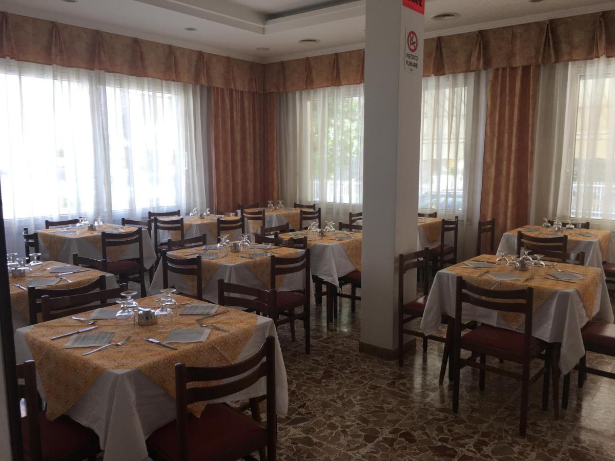 Hotel Villa Rinaldini Rimini Zewnętrze zdjęcie