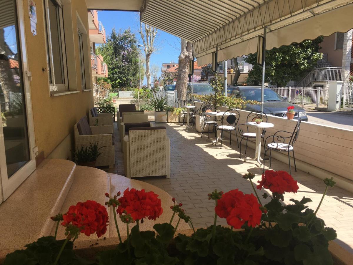 Hotel Villa Rinaldini Rimini Zewnętrze zdjęcie