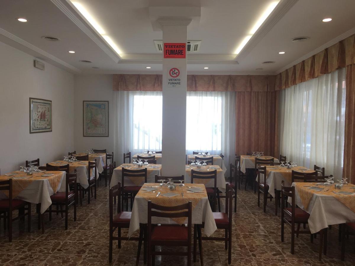 Hotel Villa Rinaldini Rimini Zewnętrze zdjęcie