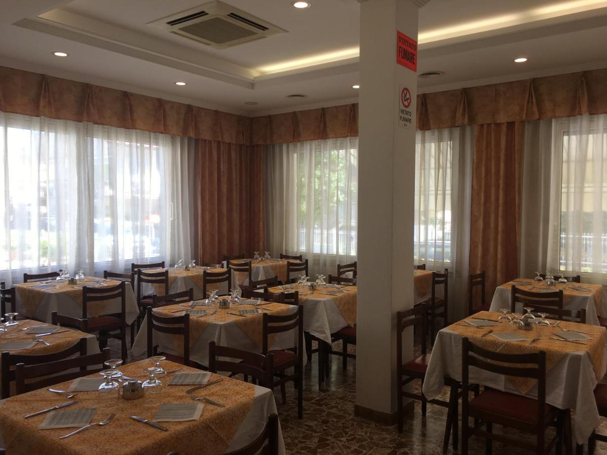 Hotel Villa Rinaldini Rimini Zewnętrze zdjęcie